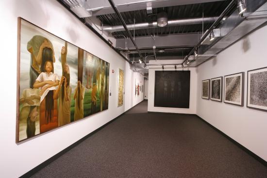 Illinois Holocaust Museum and Education Center